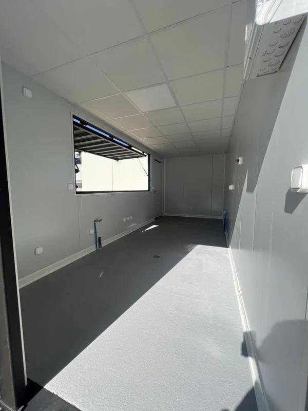 20-foot custom bar / café container